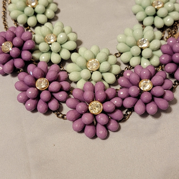 Flower necklace purple - Picture 5 of 9